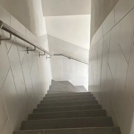 Schoene Moderne شقة بورديلوم